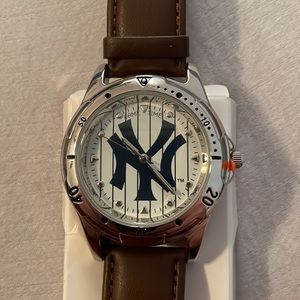 New York Yankees Game Time Brown Leather Band Watch